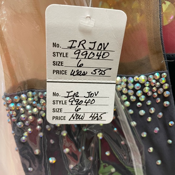 Wow $275 WOW Stunning Formal Gown by JOVANI Grey Size 6 LAST REDUCTION NEED SALE - Picture 14 of 14